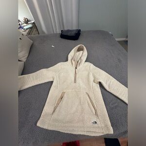 North Face pull over